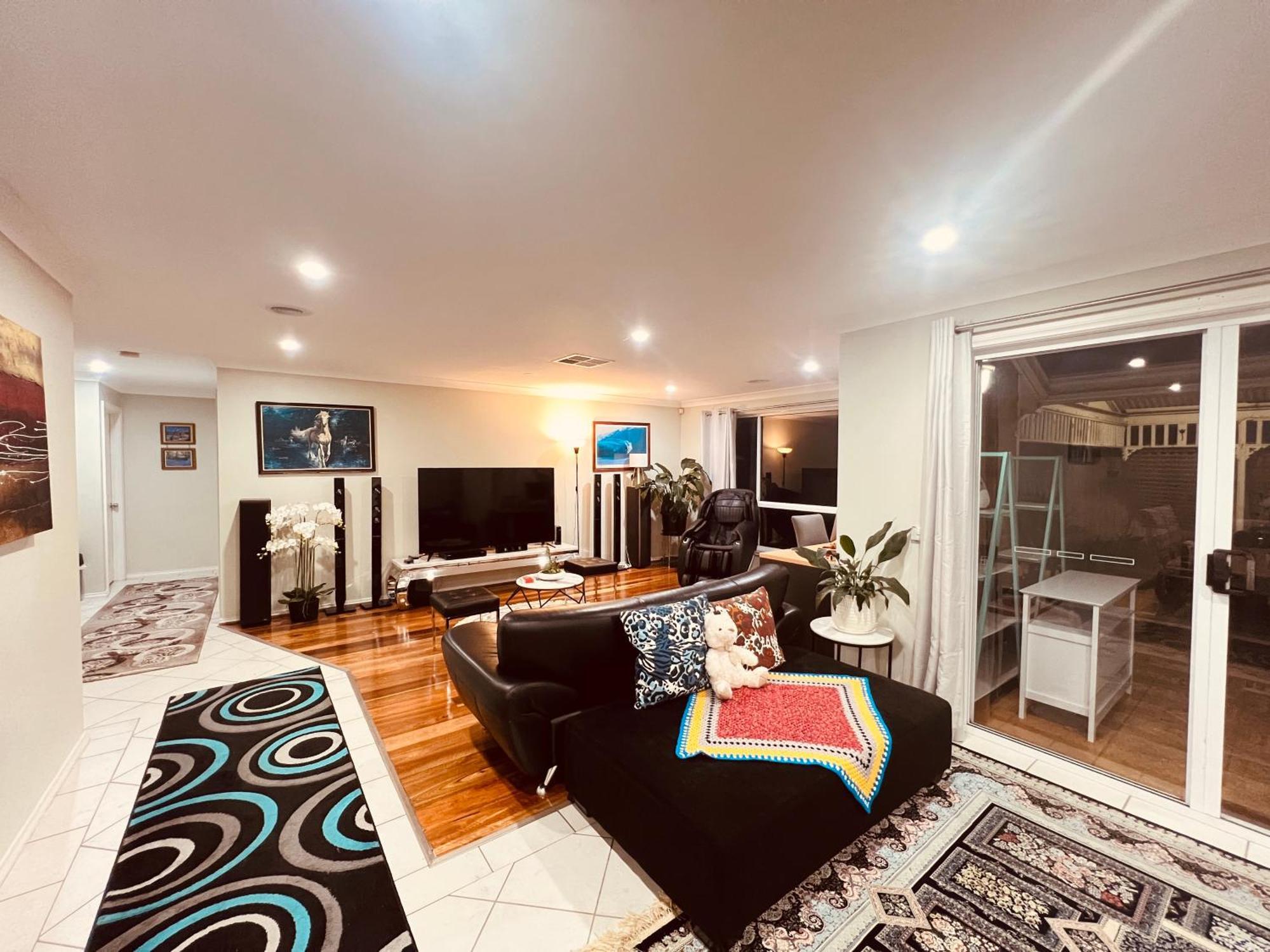 Spacious 6 Bedroom Holiday Home 15 Min Away From Melbourne Airport Sydenham Exterior photo