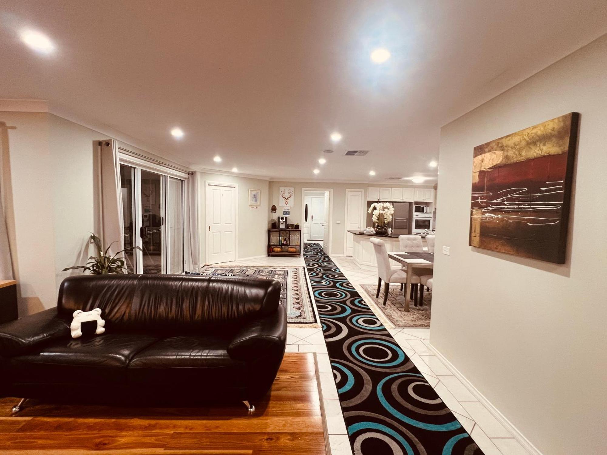 Spacious 6 Bedroom Holiday Home 15 Min Away From Melbourne Airport Sydenham Exterior photo