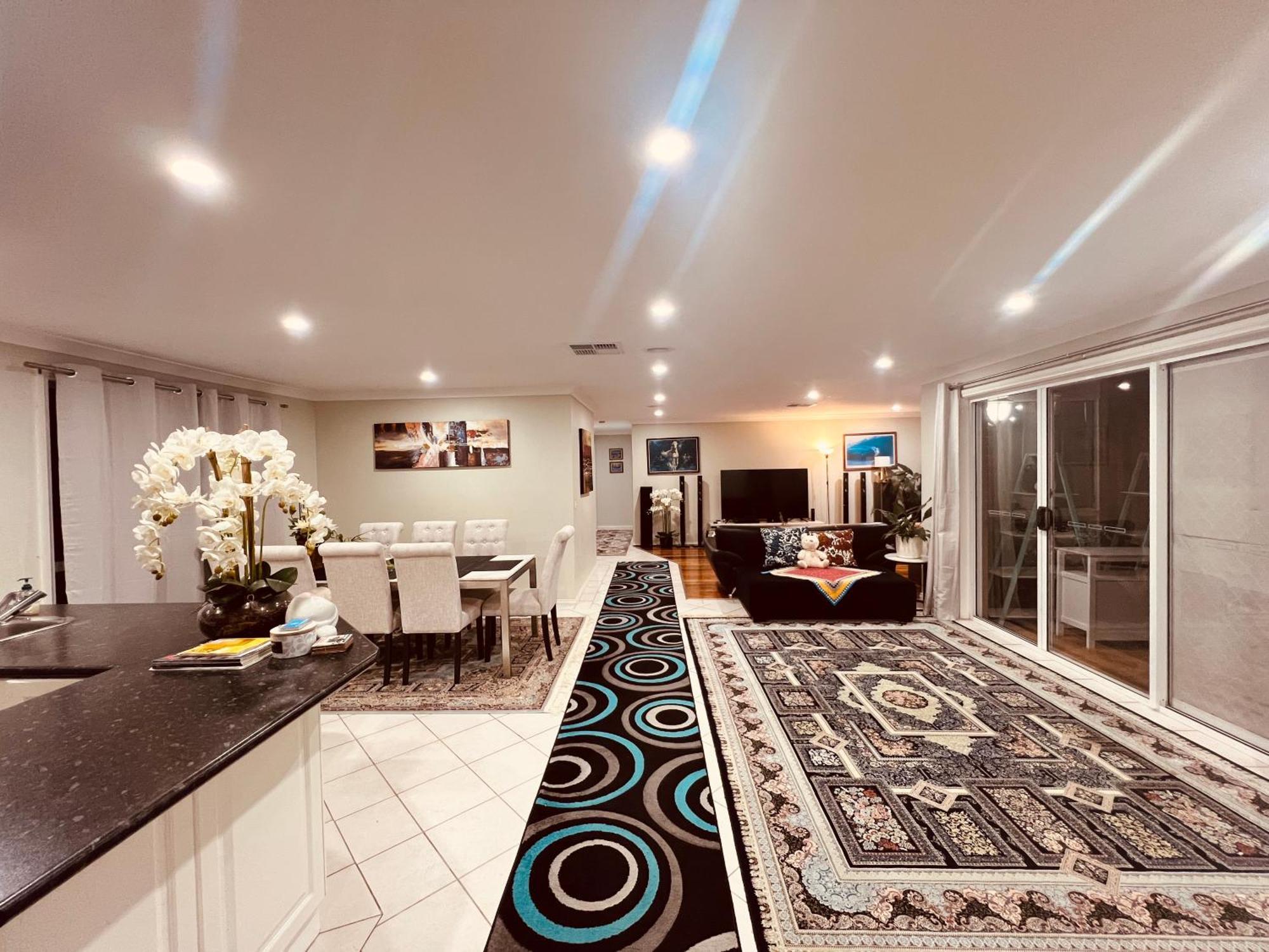 Spacious 6 Bedroom Holiday Home 15 Min Away From Melbourne Airport Sydenham Exterior photo